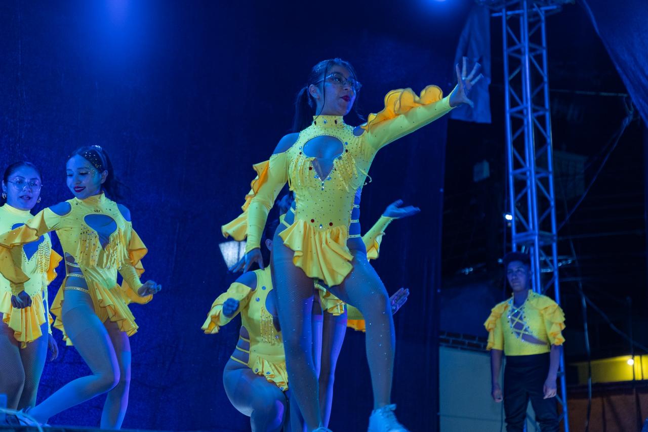 La Academia Elemental Latino Estudio llenó de ritmo y alegría el segundo día de las Trecenas de San Antonio 2026